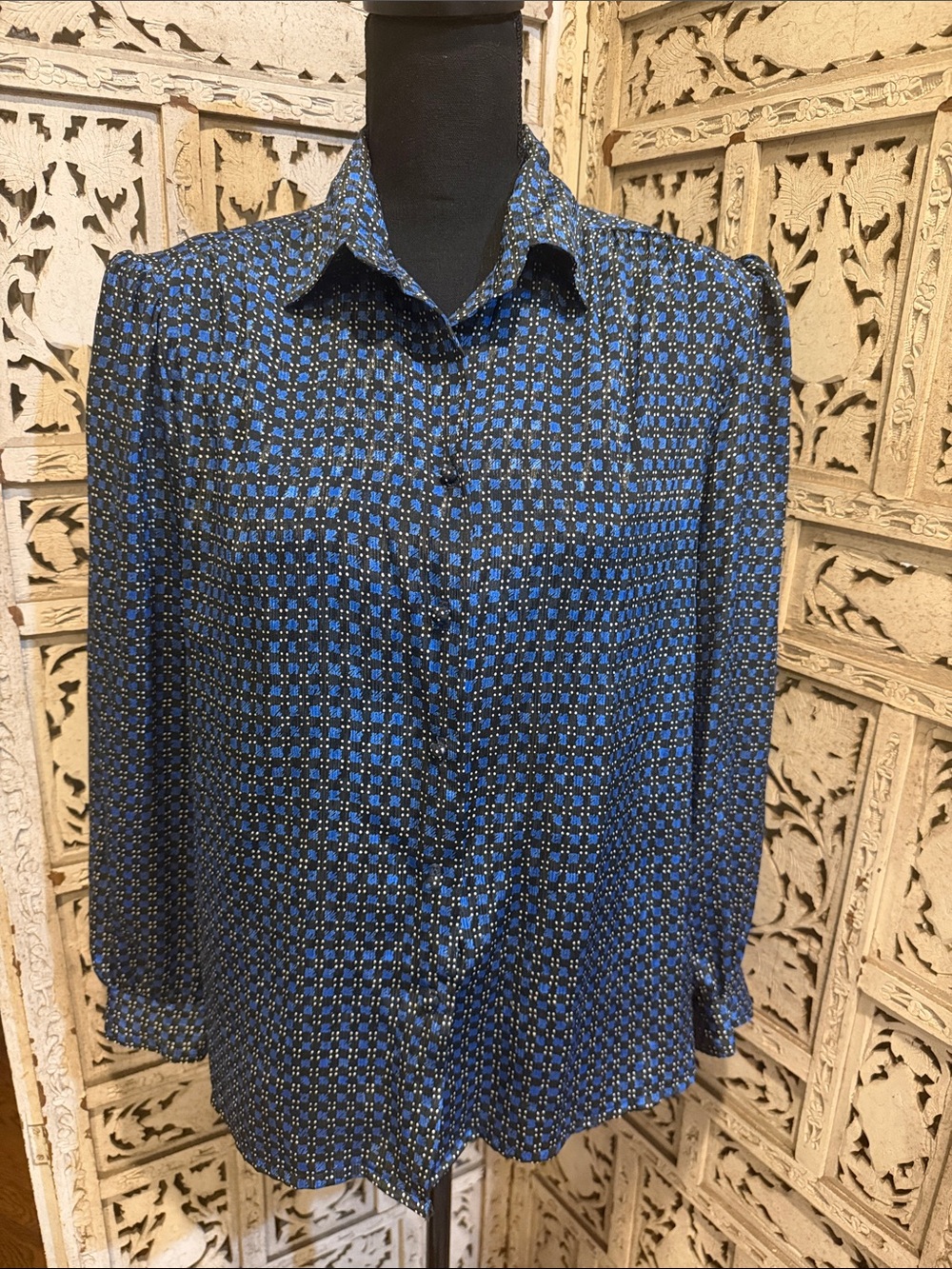 Vintage Women's Blue Patterned Long-Sleeve Blouse